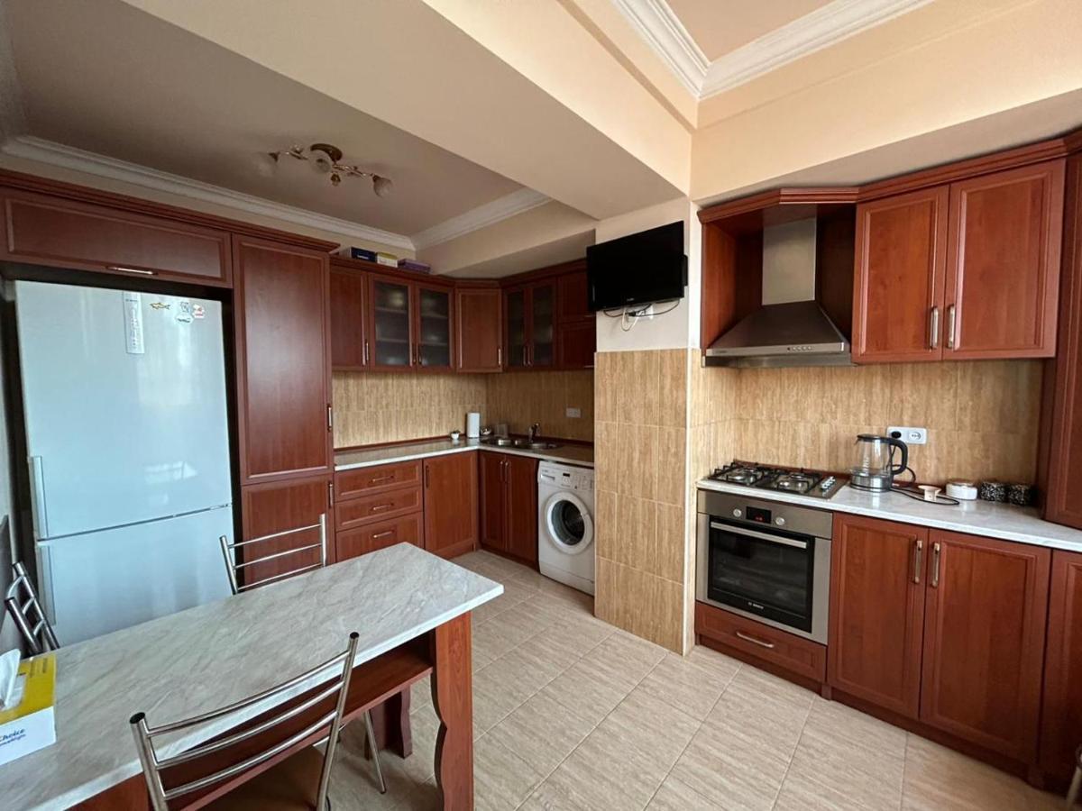 Lesi Apartament Yerevan Ngoại thất bức ảnh